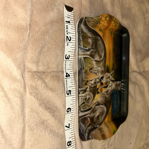 Ashdene of Australia Kangaroo tray. Approximate measurements shown in photo. - Picture 5 of 6